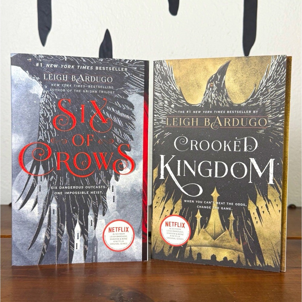 Six of Crows & Crooked Kingdom Paperback Set - Leigh Bardugo, Square Fish